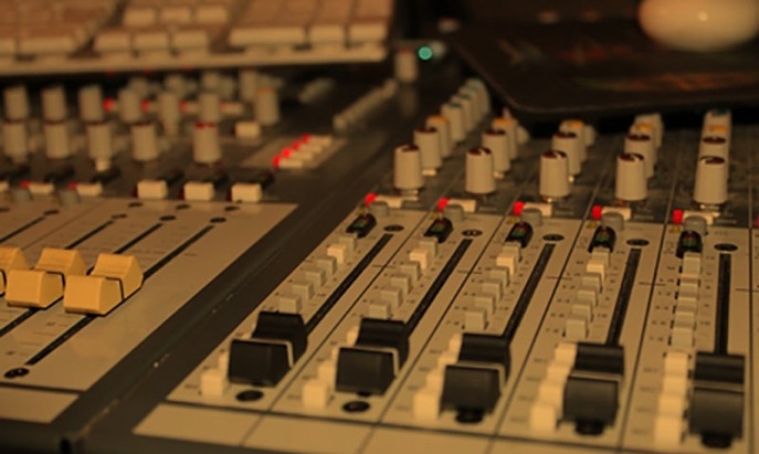 online studio mixing desk